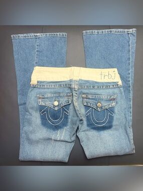 True Religion Women's Light Blue Denim Boot Cut Jeans with white Waistband Y2K